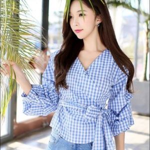 NWT Blue & white checkered tie-around top size small ◻️🩵